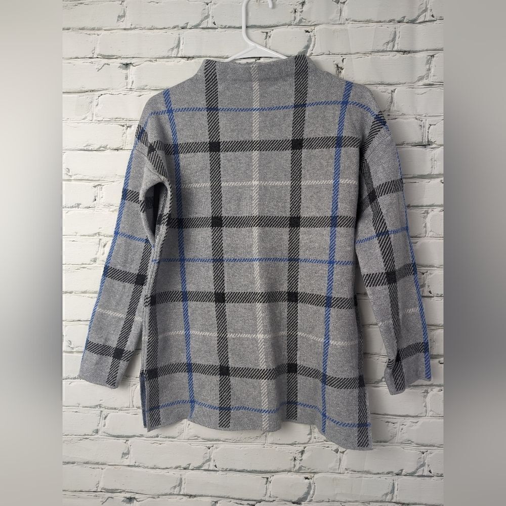 Adrienne Vittadini Knit top, mock neck plaid grey and blue xs
